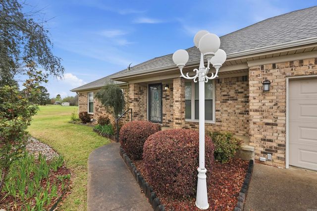 17 N Church, Vilonia, AR 72173