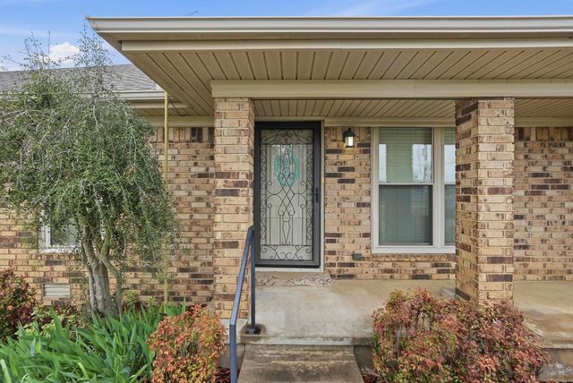 17 N Church, Vilonia, AR 72173