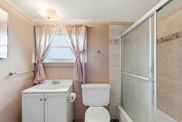 17 N Church, Vilonia, AR 72173