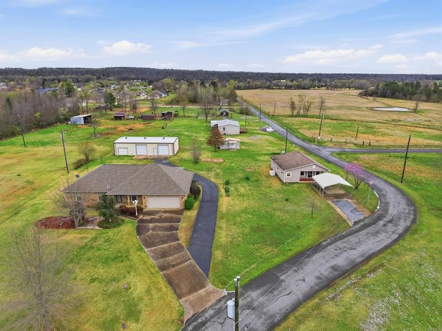 17 N Church, Vilonia, AR 72173