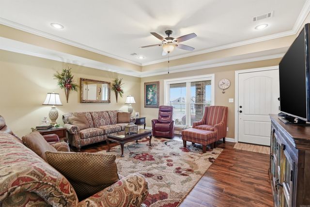 17 N Church, Vilonia, AR 72173