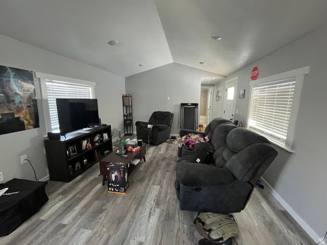 111 KINGS CT, Logan, UT 84321