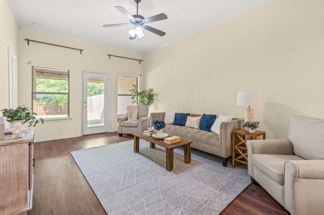 502 S Main Street B, Aubrey, TX 76227