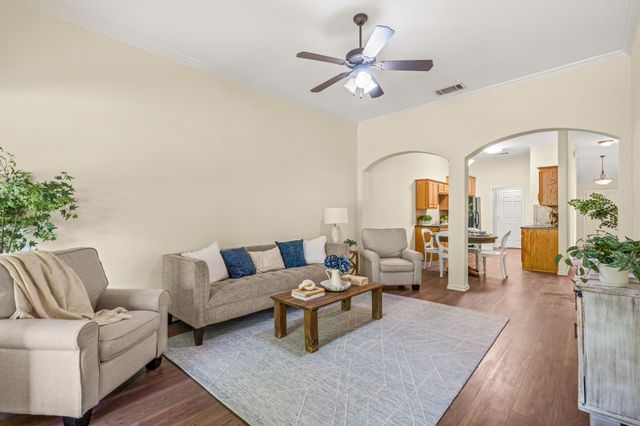 502 S Main Street B, Aubrey, TX 76227