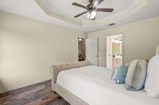 502 S Main Street B, Aubrey, TX 76227