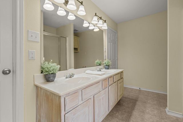 502 S Main Street B, Aubrey, TX 76227