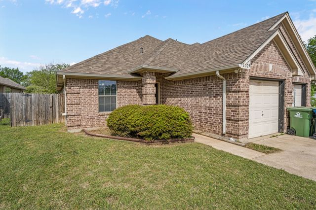 502 S Main Street B, Aubrey, TX 76227