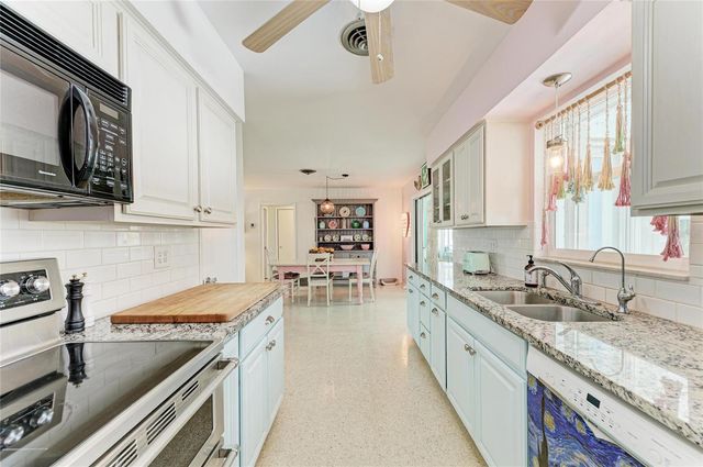 823 BRADENTON ROAD, Venice, FL 34293