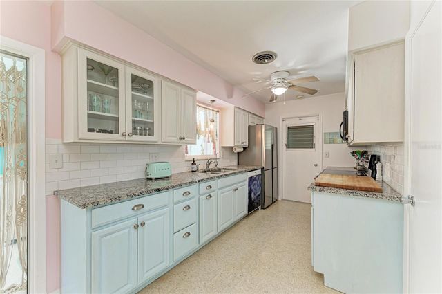 823 BRADENTON ROAD, Venice, FL 34293