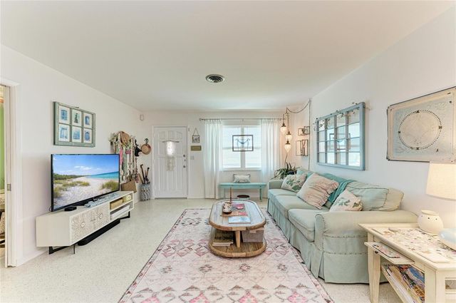 823 BRADENTON ROAD, Venice, FL 34293