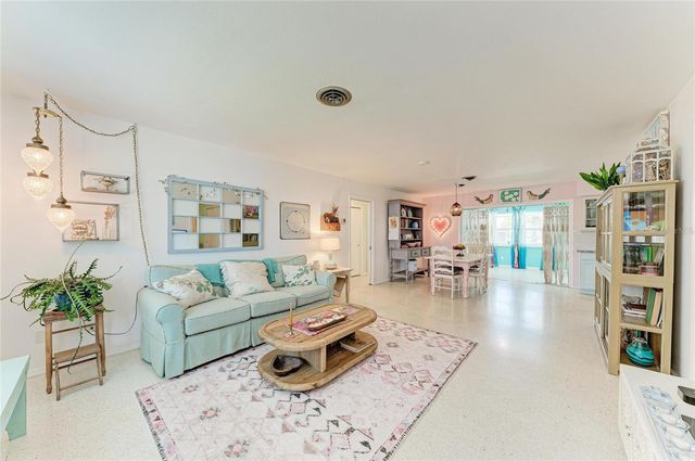 823 BRADENTON ROAD, Venice, FL 34293