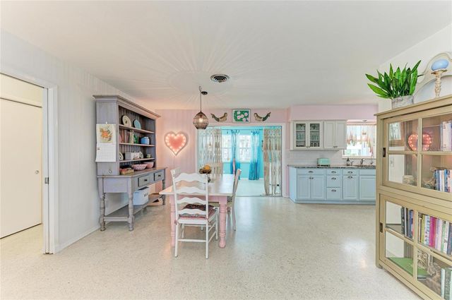 823 BRADENTON ROAD, Venice, FL 34293