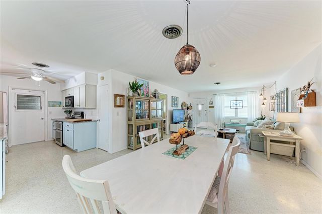 823 BRADENTON ROAD, Venice, FL 34293