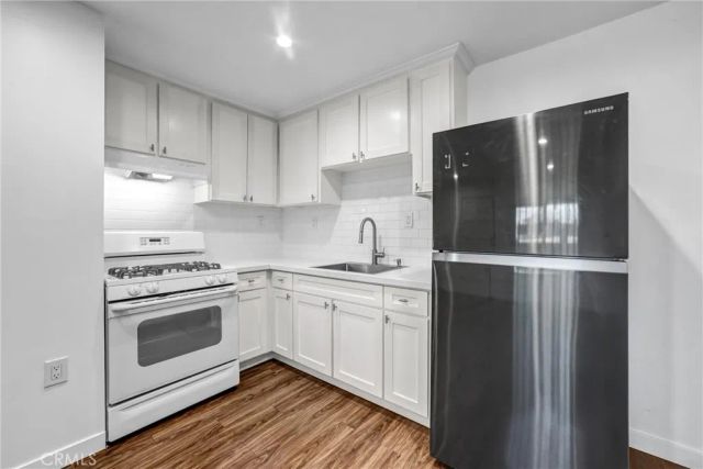 9808 S Central, Los Angeles, CA 90002
