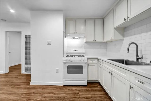 9808 S Central, Los Angeles, CA 90002