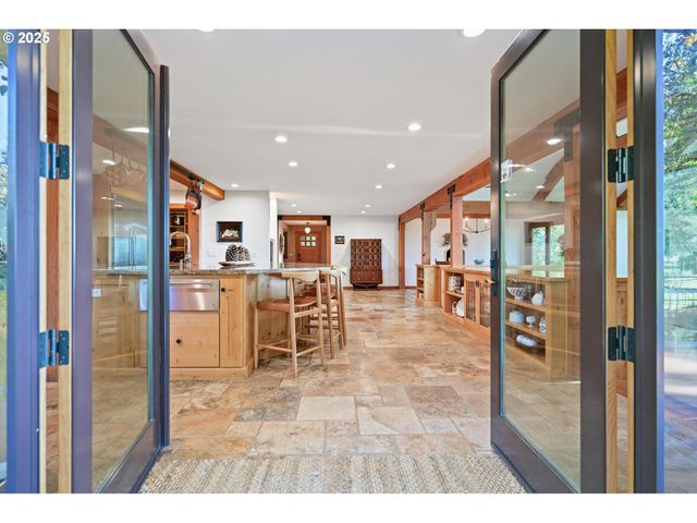 10151 Ne RIVENWOOD Ln, Carlton, OR 97111