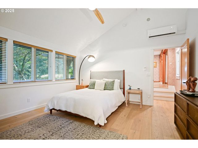 10151 Ne RIVENWOOD Ln, Carlton, OR 97111