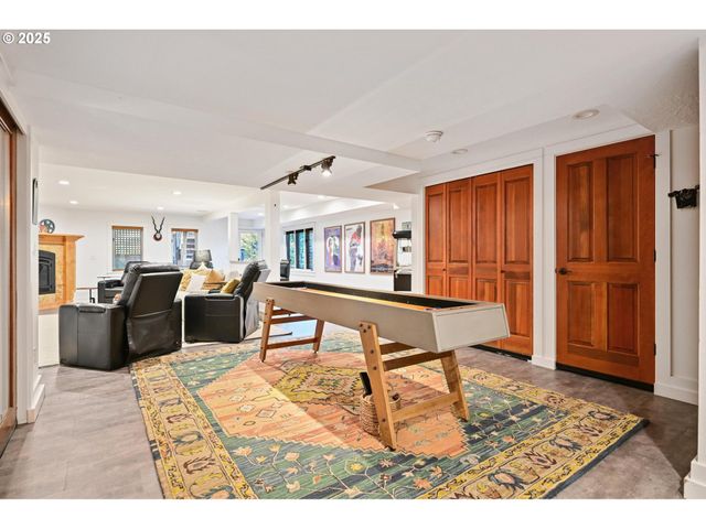 10151 Ne RIVENWOOD Ln, Carlton, OR 97111