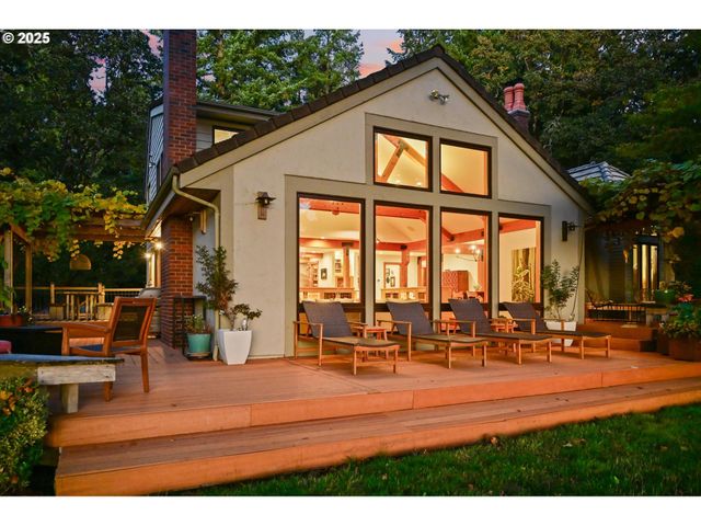 10151 Ne RIVENWOOD Ln, Carlton, OR 97111