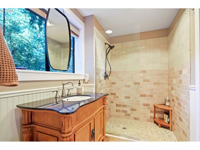 10151 Ne RIVENWOOD Ln, Carlton, OR 97111