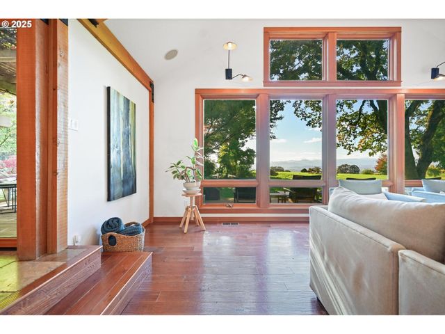 10151 Ne RIVENWOOD Ln, Carlton, OR 97111