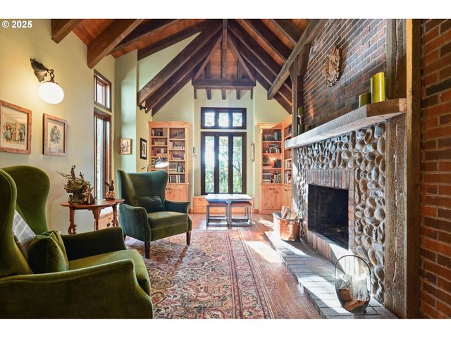 10151 Ne RIVENWOOD Ln, Carlton, OR 97111