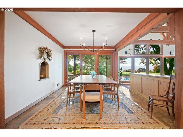 10151 Ne RIVENWOOD Ln, Carlton, OR 97111