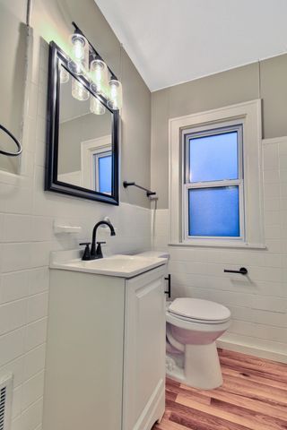 345 E Goulson Avenue, Hazel Park, MI 48030