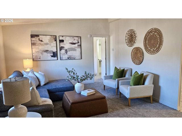 451 LOCHAVEN Ave, Springfield, OR 97477