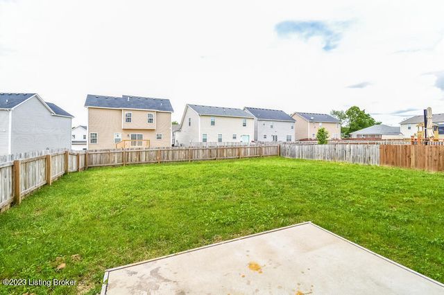 10618 Brookchase Ct, Louisville, KY 40228