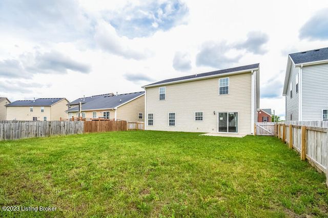 10618 Brookchase Ct, Louisville, KY 40228