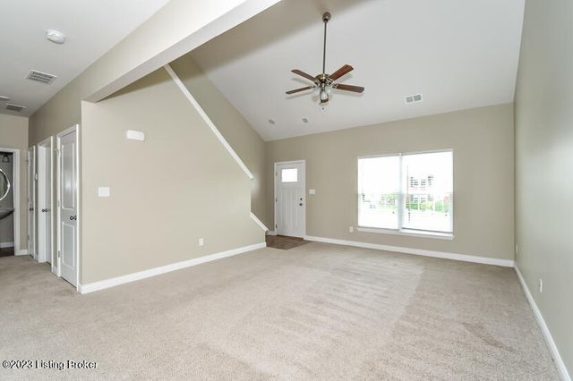 10618 Brookchase Ct, Louisville, KY 40228