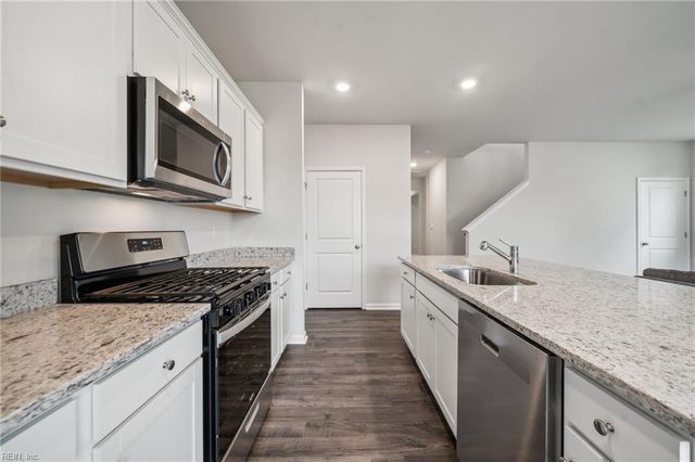 3014 Dalton CIR, Suffolk, VA 23435