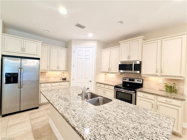 16432 Aberdeen WAY, Naples, FL 34110