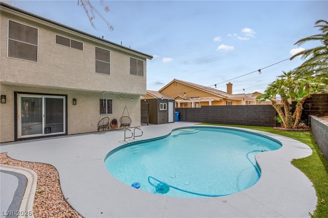 323 New Hope Drive, Henderson, NV 89014