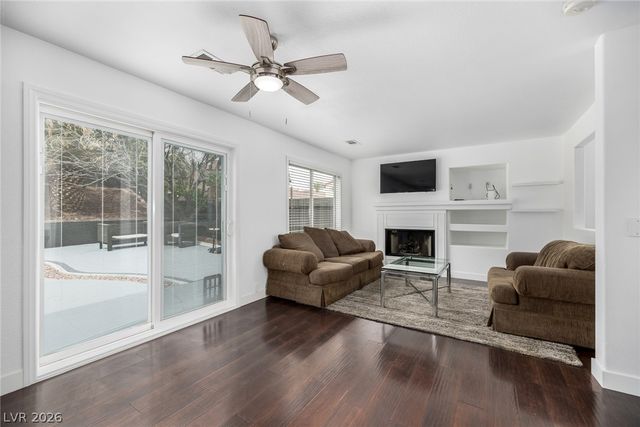 323 New Hope Drive, Henderson, NV 89014