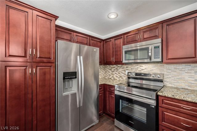 323 New Hope Drive, Henderson, NV 89014