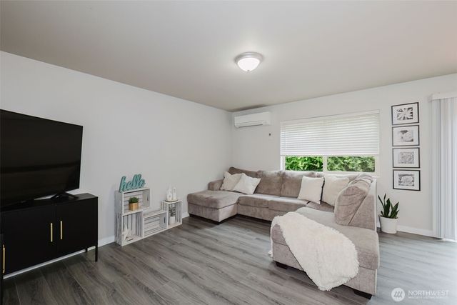675 SE Olga Circle, Port Orchard, WA 98366
