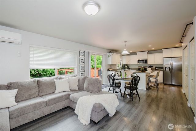 675 SE Olga Circle, Port Orchard, WA 98366