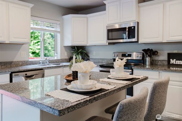675 SE Olga Circle, Port Orchard, WA 98366