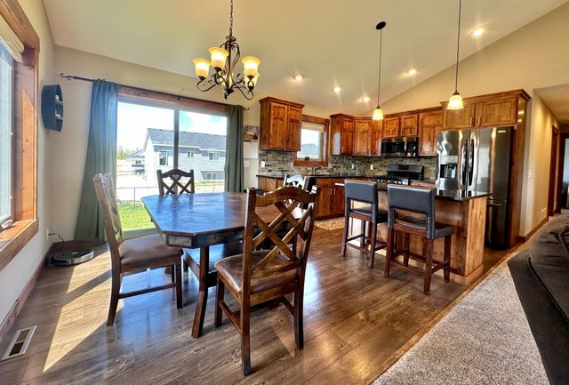 1511 Otter Way, New Richmond, WI 54017