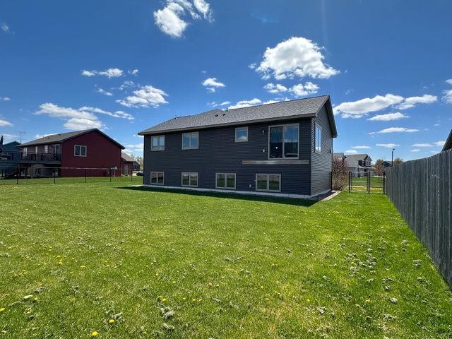 1511 Otter Way, New Richmond, WI 54017