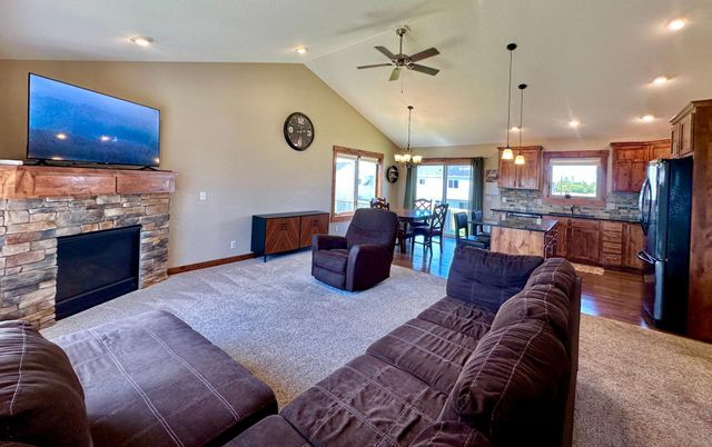1511 Otter Way, New Richmond, WI 54017