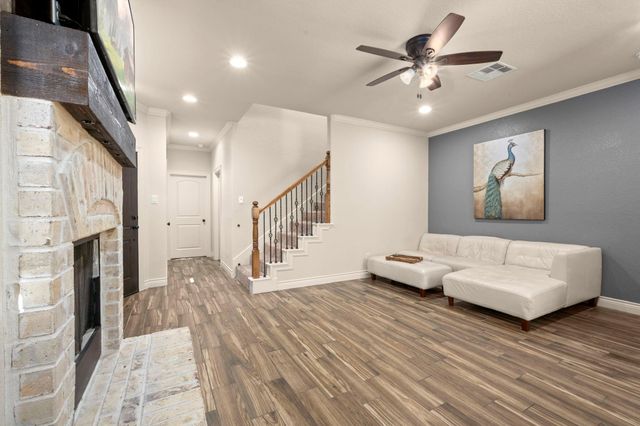 109 Harbour Town Circle, Conroe, TX 77356