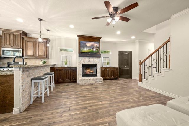 109 Harbour Town Circle, Conroe, TX 77356