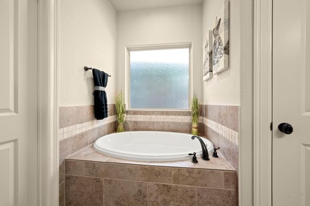 109 Harbour Town Circle, Conroe, TX 77356