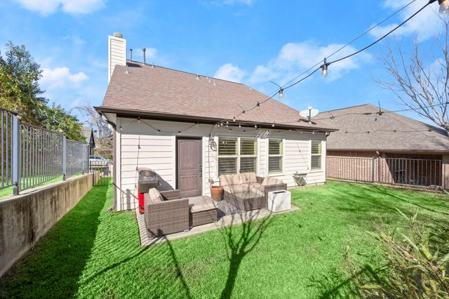 109 Harbour Town Circle, Conroe, TX 77356