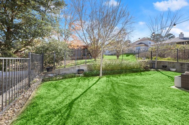 109 Harbour Town Circle, Conroe, TX 77356