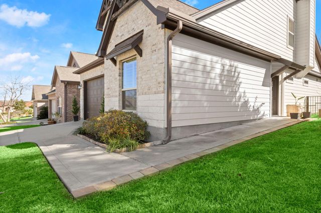 109 Harbour Town Circle, Conroe, TX 77356