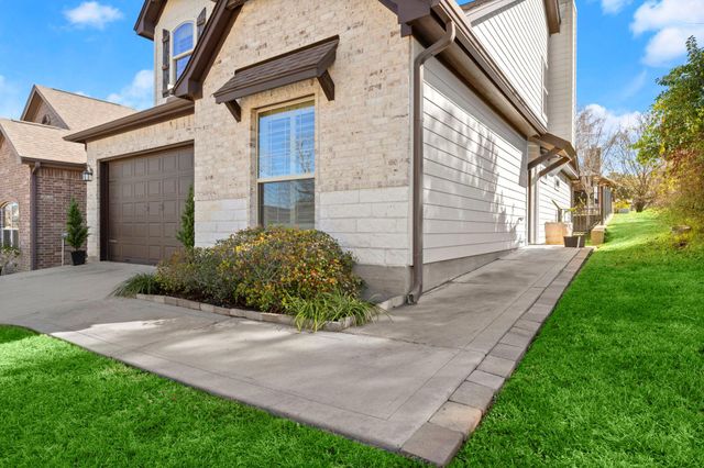 109 Harbour Town Circle, Conroe, TX 77356